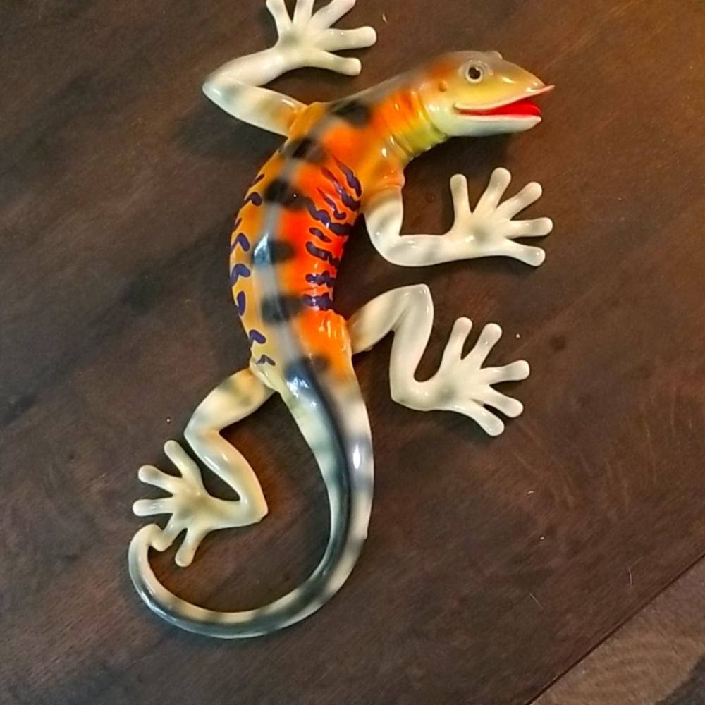 Cool Decor Lizard Wall Decor